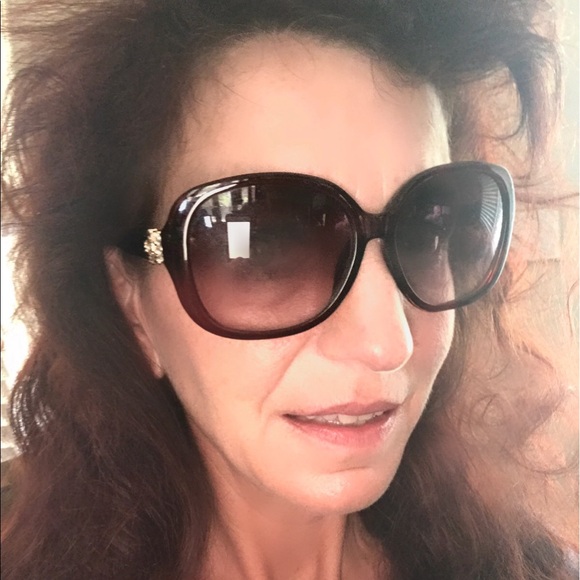 Glorious & Authentic Vintage Chanel Oversized "Jackie O" Sunglasses - Picture 3 of 4